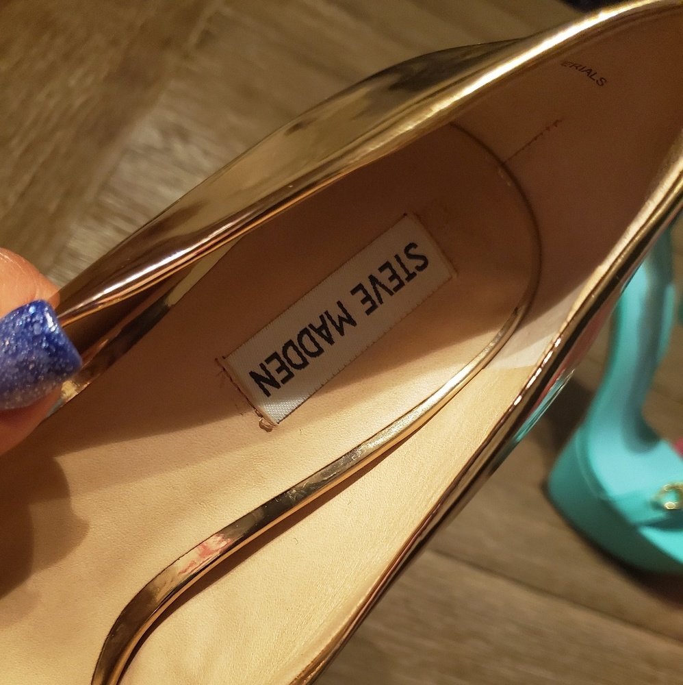 Shoes size 9 & 10 - Picture 6 of 8